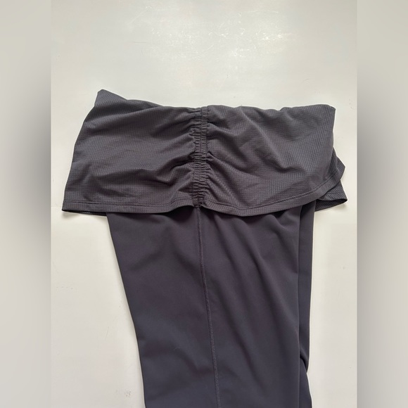 Fabletics Gray Leggings with Skirt Trim. Sz. M - Picture 5 of 10
